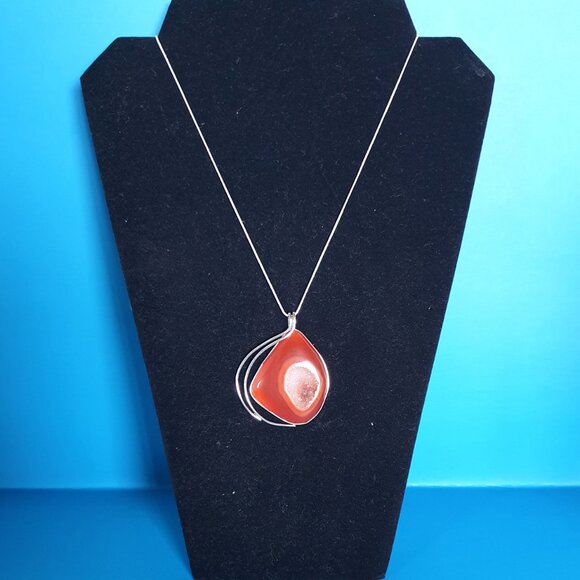 One-of-a-Kind Vintage Natural Banded Red Druzy Agate Sterling Silver Pendant - Picture 11 of 12